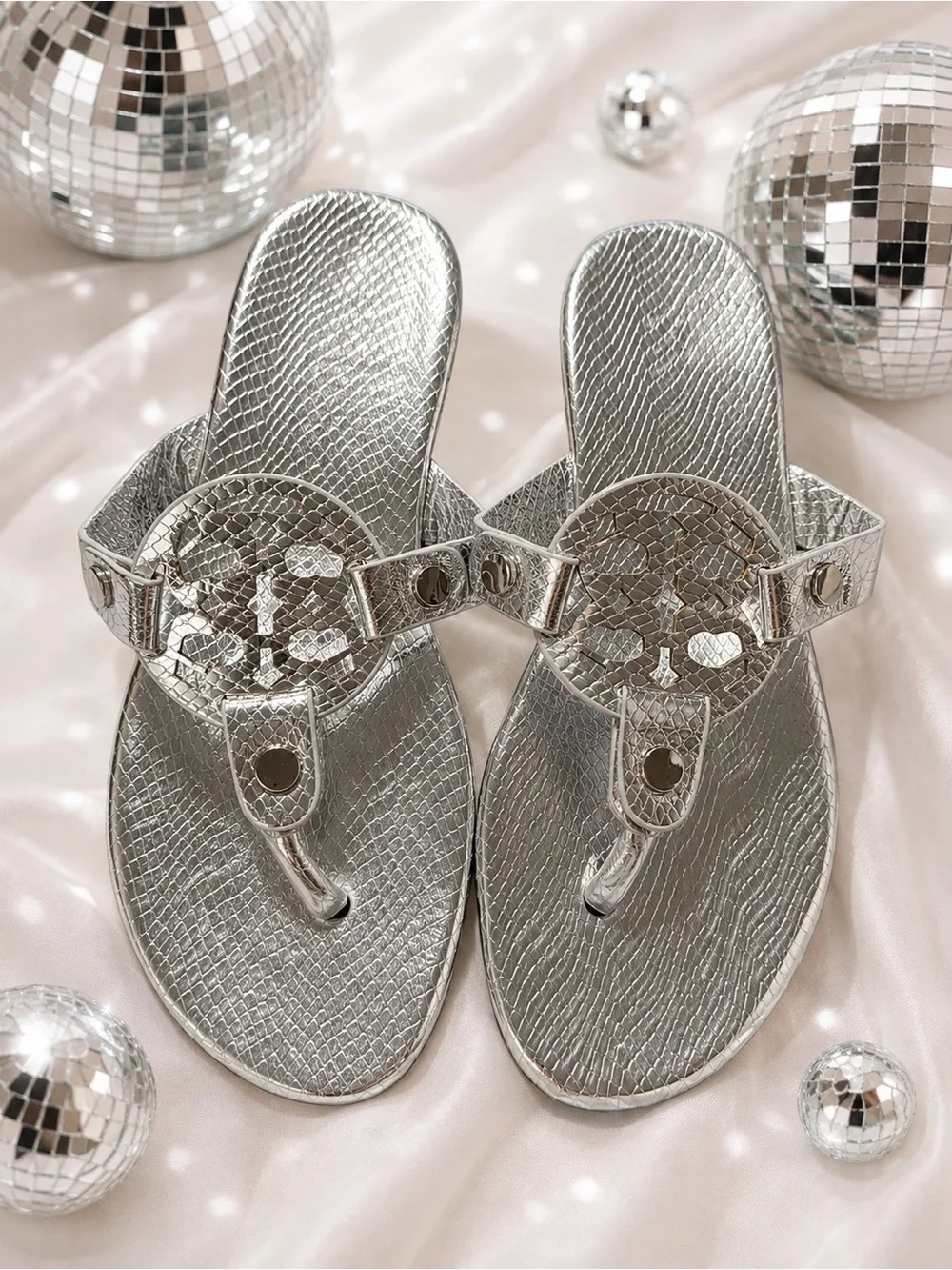 Metallic Silver Thong Sandals - Sleek Women's Slide UK42